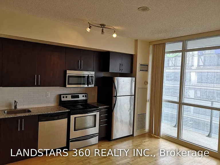 65 Bremner Blvd #3706 — Photo 3