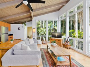 98 Kaiwiki Rd, Hilo, HI 96720