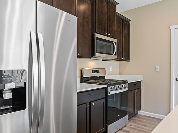 4th image of 4565 Bay Vista Blvd