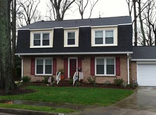 111 Schooner Dr, Hampton, VA 23669