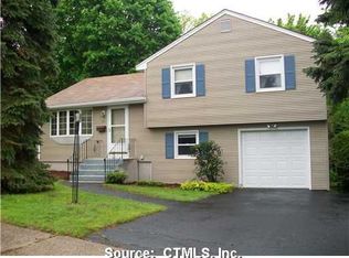 34 Farmstead Ln, Plainville, CT 06062