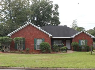 705 Woodleigh Rd, Dothan, AL 36305