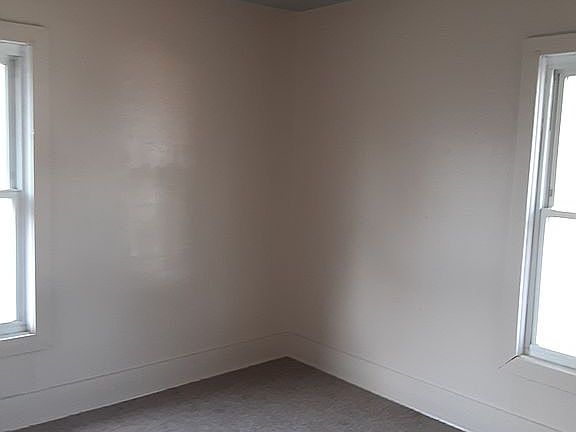 5th image of 865 Bennett St