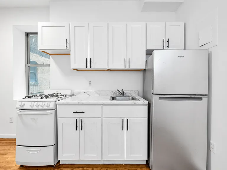 235 W 63rd St #1G — Photo 4