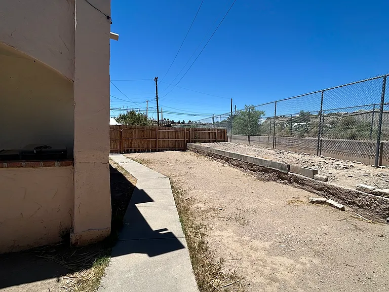 720 Marr St — Photo 11