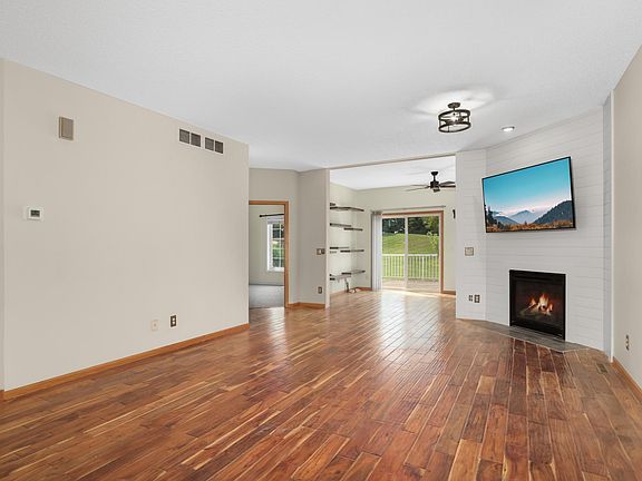 5th image of 17896 Glasgow Way