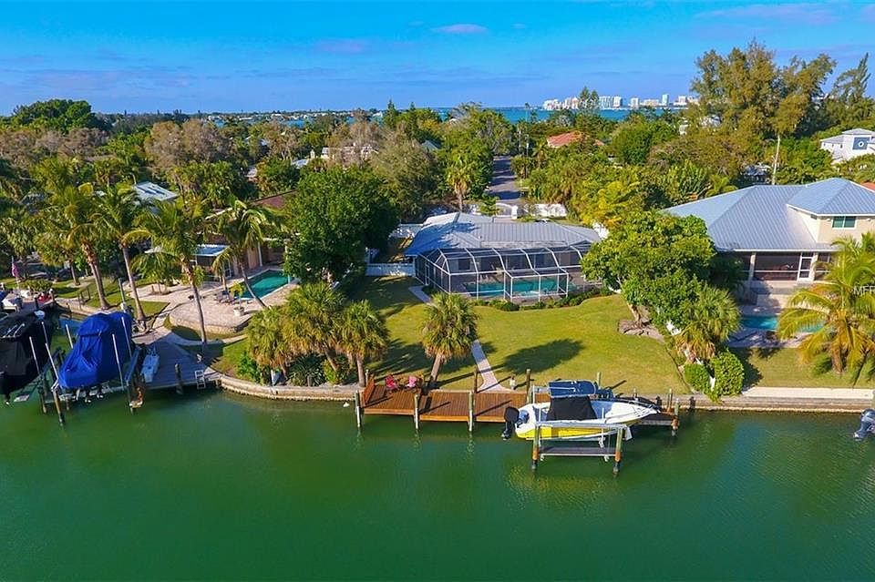 1st image of 610 Siesta Dr