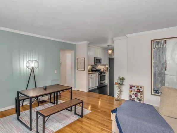 360 Stewart Avenue #2C, Garden City, NY 11530