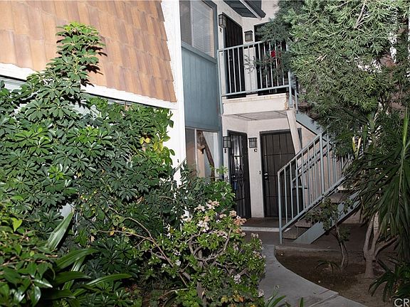 2nd image of 104 E Ventura St