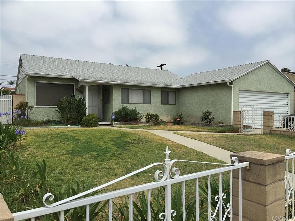 1st image of 2409 Foxglove Dr