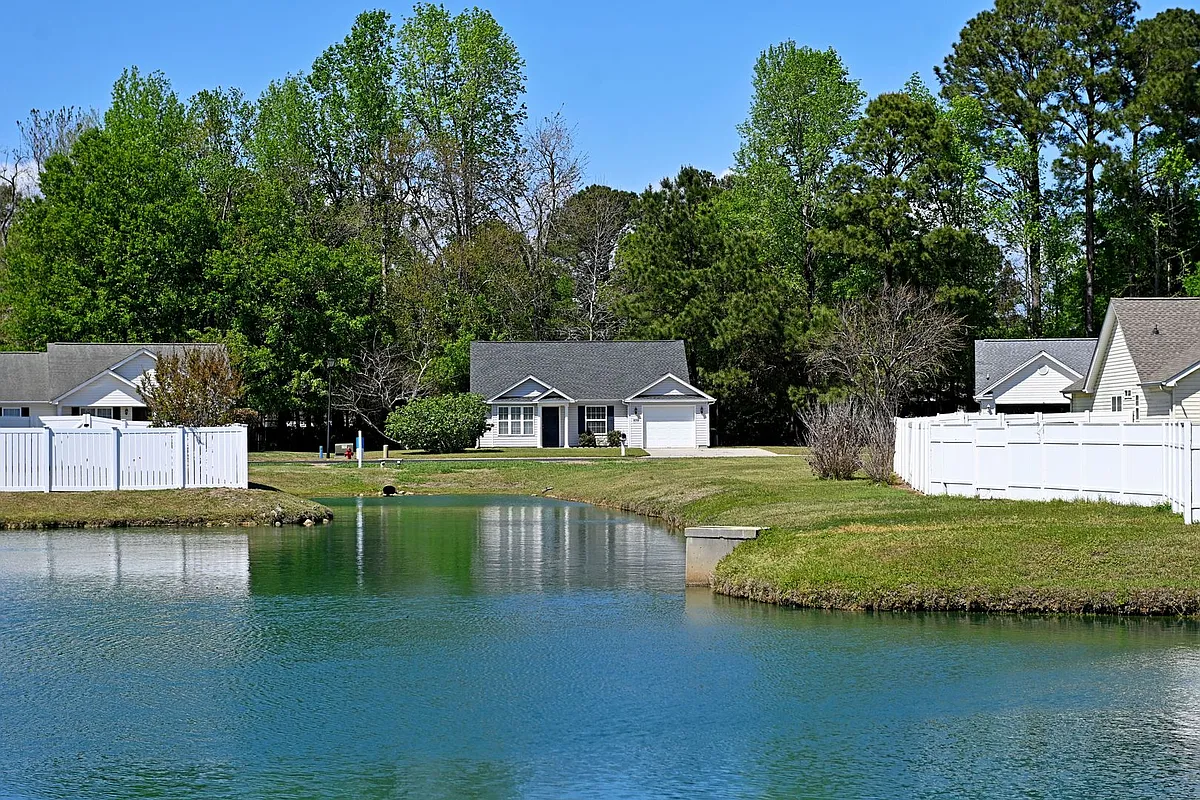Building Photo - 8256 Tartan Ln