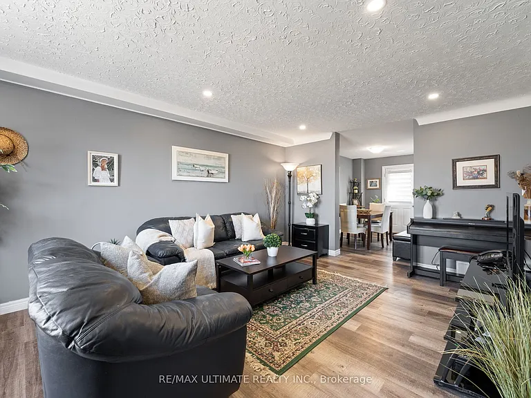 252 Bertie St #E — Photo 3