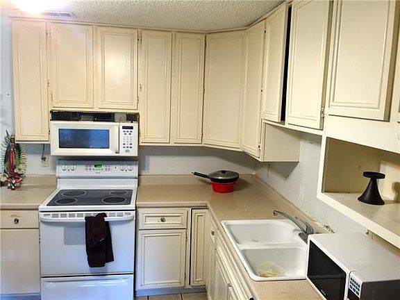 4th image of 2610 Whippoorwill Dr