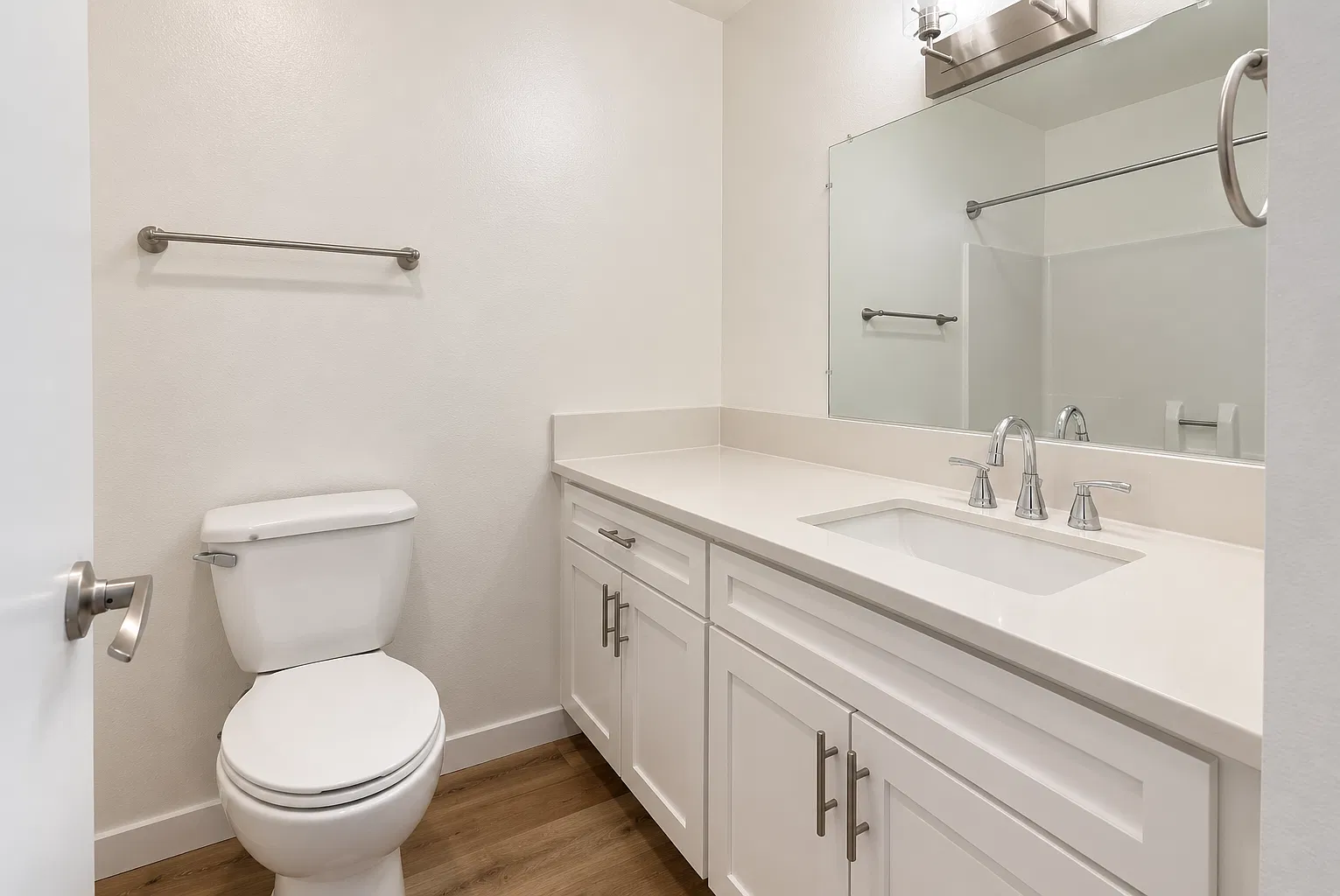 3 bed, 1204 sqft, $3,295 — Photo 4