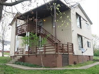 1st image of 697 W Stone St