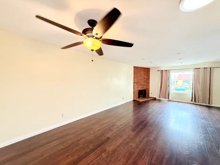 5775 Altamont Dr — Photo 2