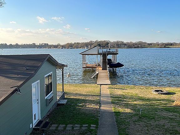2nd image of 172 Beachwood Dr
