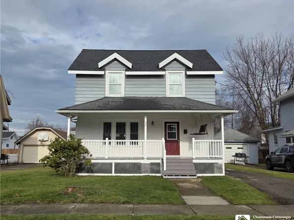 32 Albany Ave, Dunkirk, NY 14048