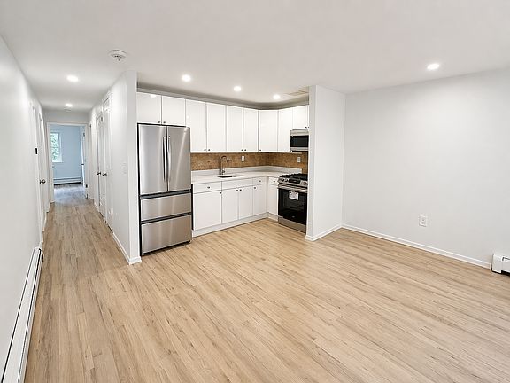 2nd image of 294 Tompkins Ave #3