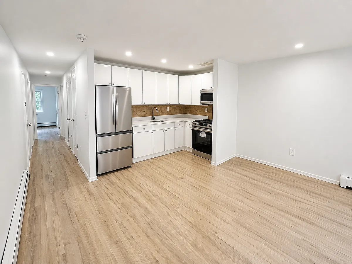 Building Photo - 294 Tompkins Ave #5