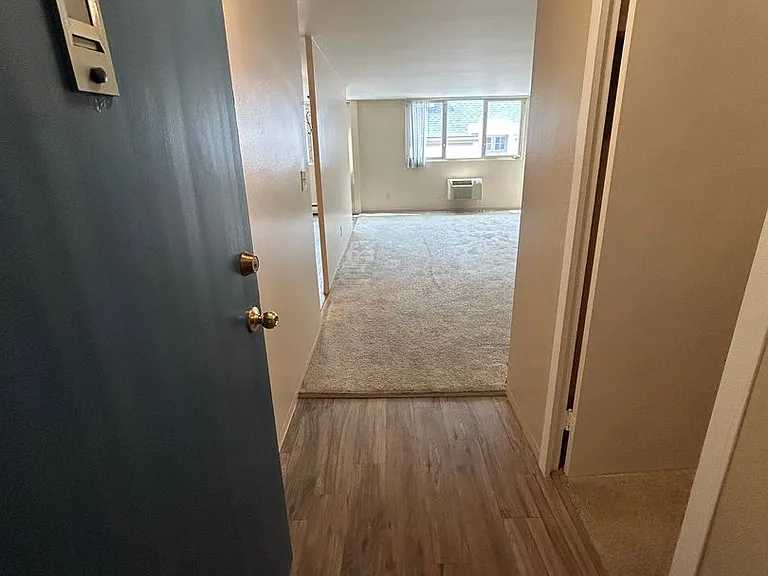 Executive Apartments — Photo 6