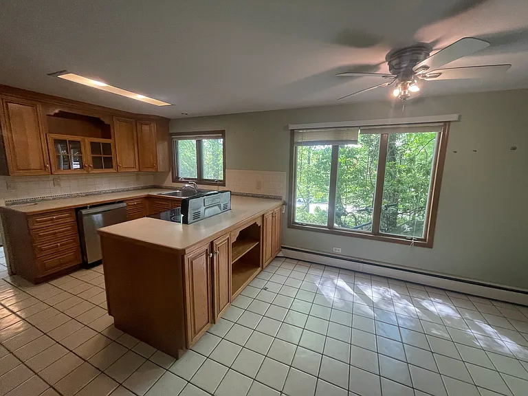 43 Valerie Ct — Photo 4