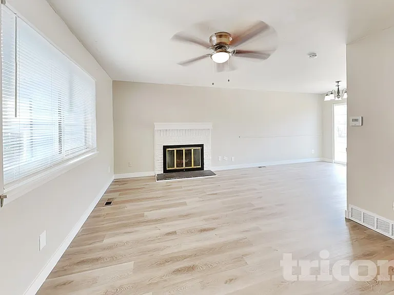 5936 S Independence St — Photo 3