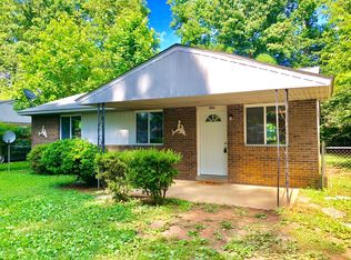 2505 Ponderosa Dr, Greensboro, NC 27406