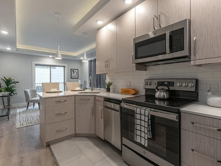 1222 N Marshall St — Photo 9