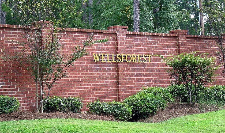 2nd image of 155 Cloister Cove Ln