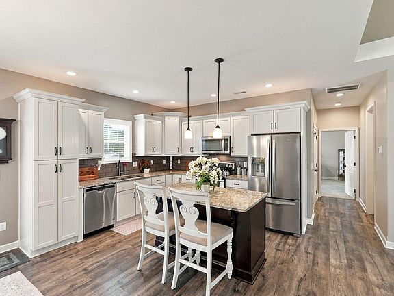 4th image of 179 Fallow Cir
