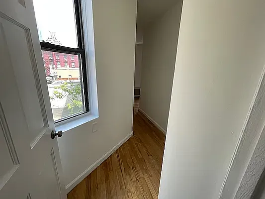 Rented by Buchbinder & Warren | media 6
