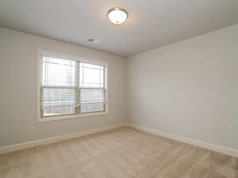 89 Greatwood Ln — Photo 13