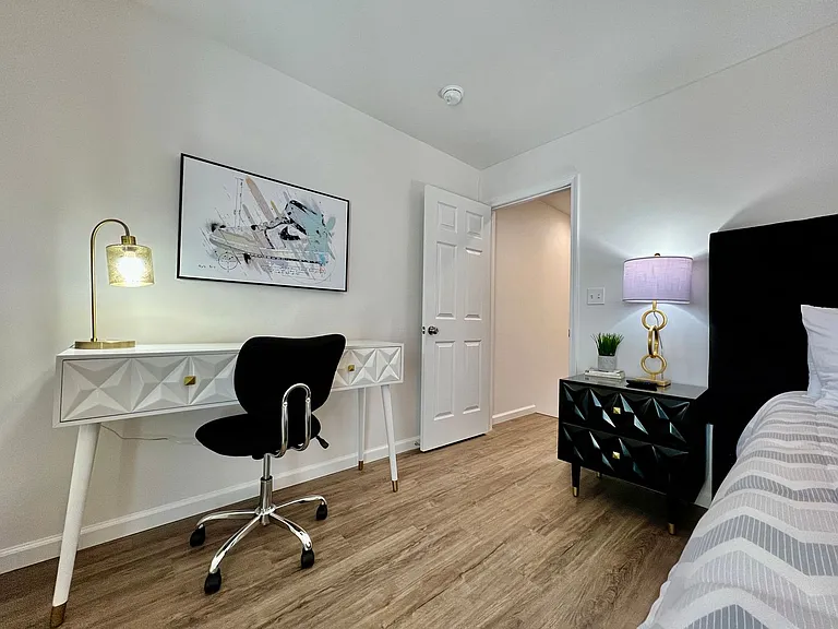 815 W Pearl St #C — Photo 12