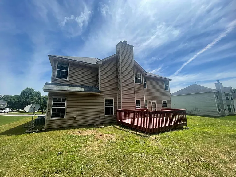 520 Lakeridge Ct — Photo 6