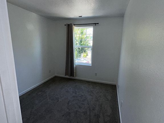 2nd image of 10380 NE Okanogan St