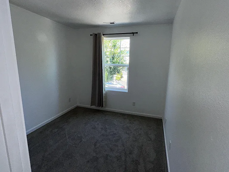 10380 NE Okanogan St — Photo 2