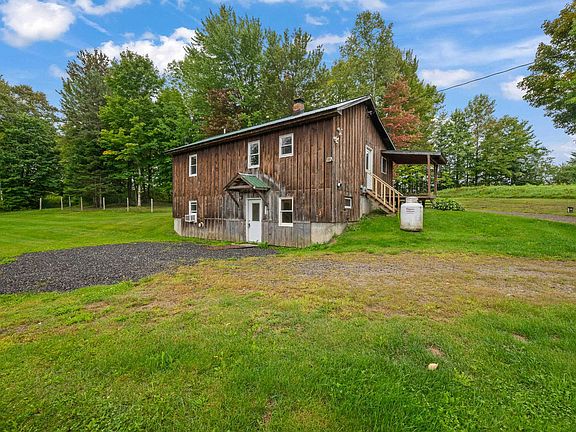 3rd image of 403 Jills Hill Road