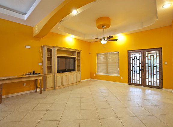 2nd image of 1809 Sylvia Cir