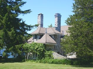 443 W Shore Rd, South Hero, VT 05486