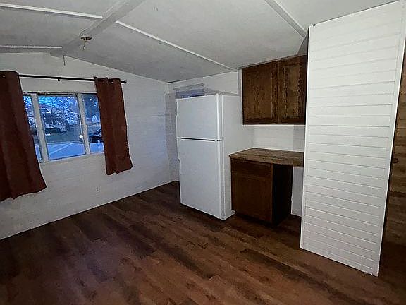 5th image of 411 Greenview Rd