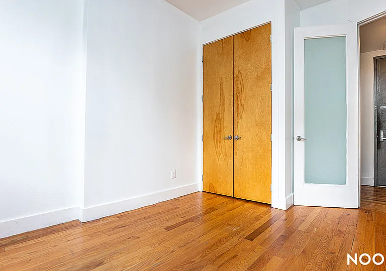 325 Franklin Ave #2C — Photo 11