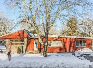 4 Eddy Ct, Oakdale, CT 06370