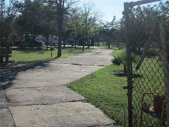 5th image of 121 Wood Hollow Dr