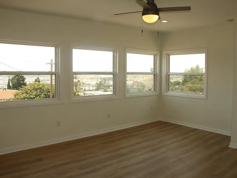 1562 Linwood St — Photo 25