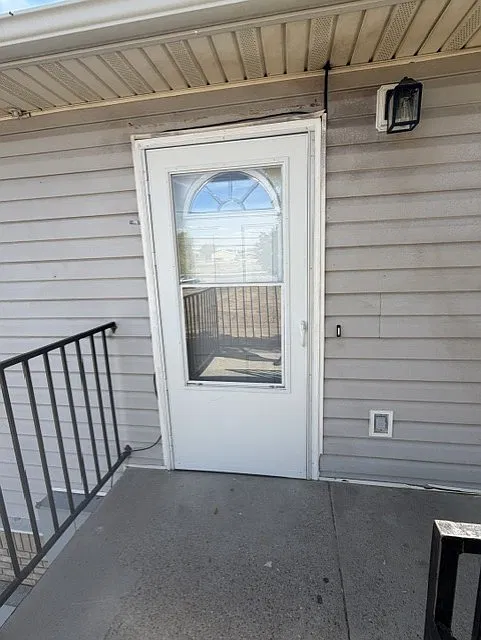 3 bed, $1,700 — Photo 3