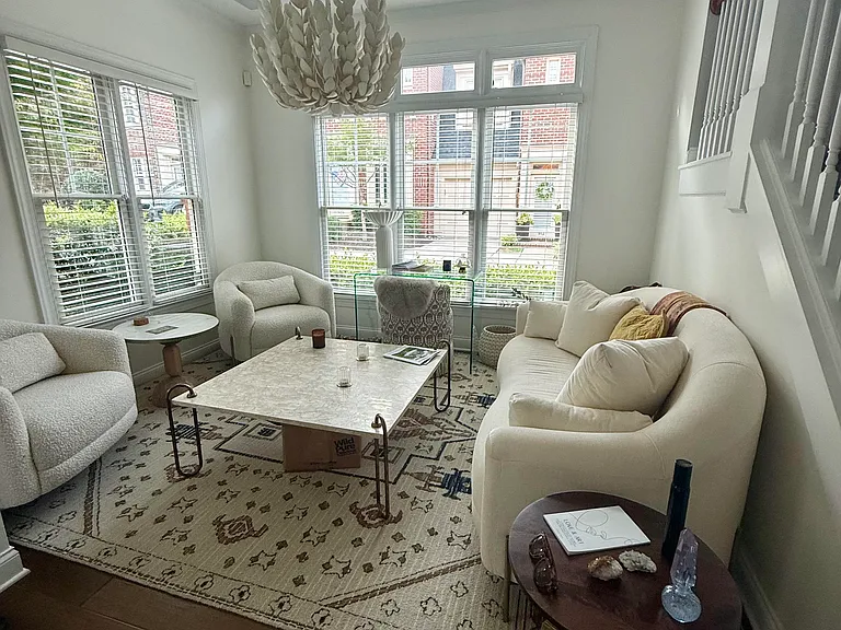 884 Park Slope Dr — Photo 6