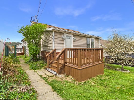 521 Kensington Ave, Star City, WV 26505