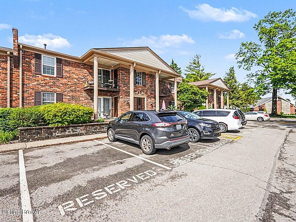 4th image of 621 Logsdon Ct