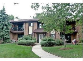 2221 Wharf Dr APT 203, Woodridge, IL 60517
